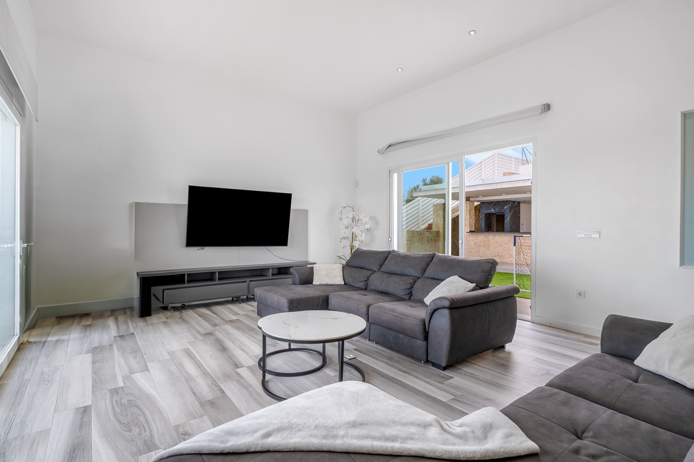 Detached Villa in Algorfa (Ref: DLF125)
