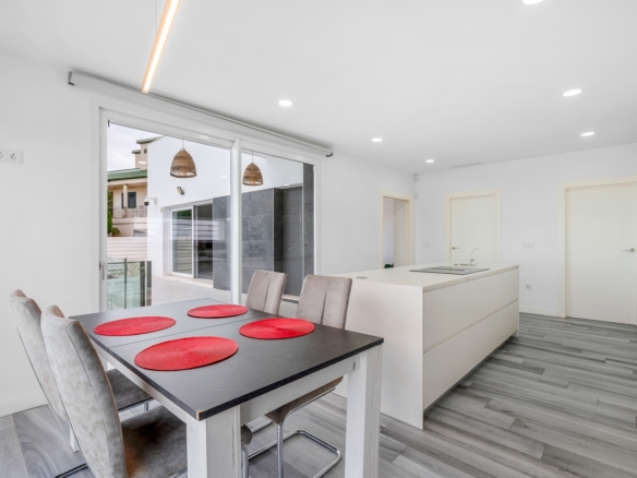 Detached Villa in Algorfa (Ref: DLF125)