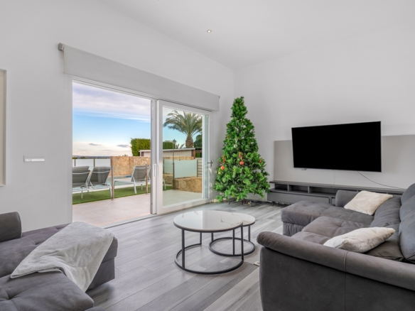 Detached Villa in Algorfa (Ref: DLF125)