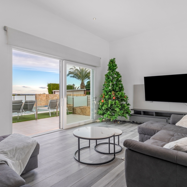 Detached Villa in Algorfa (Ref: DLF125)