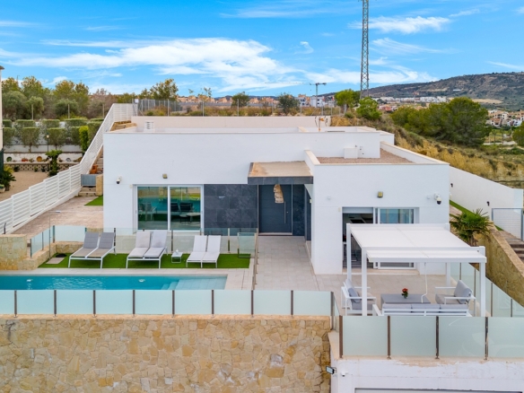Detached Villa in Algorfa (Ref: DLF125)