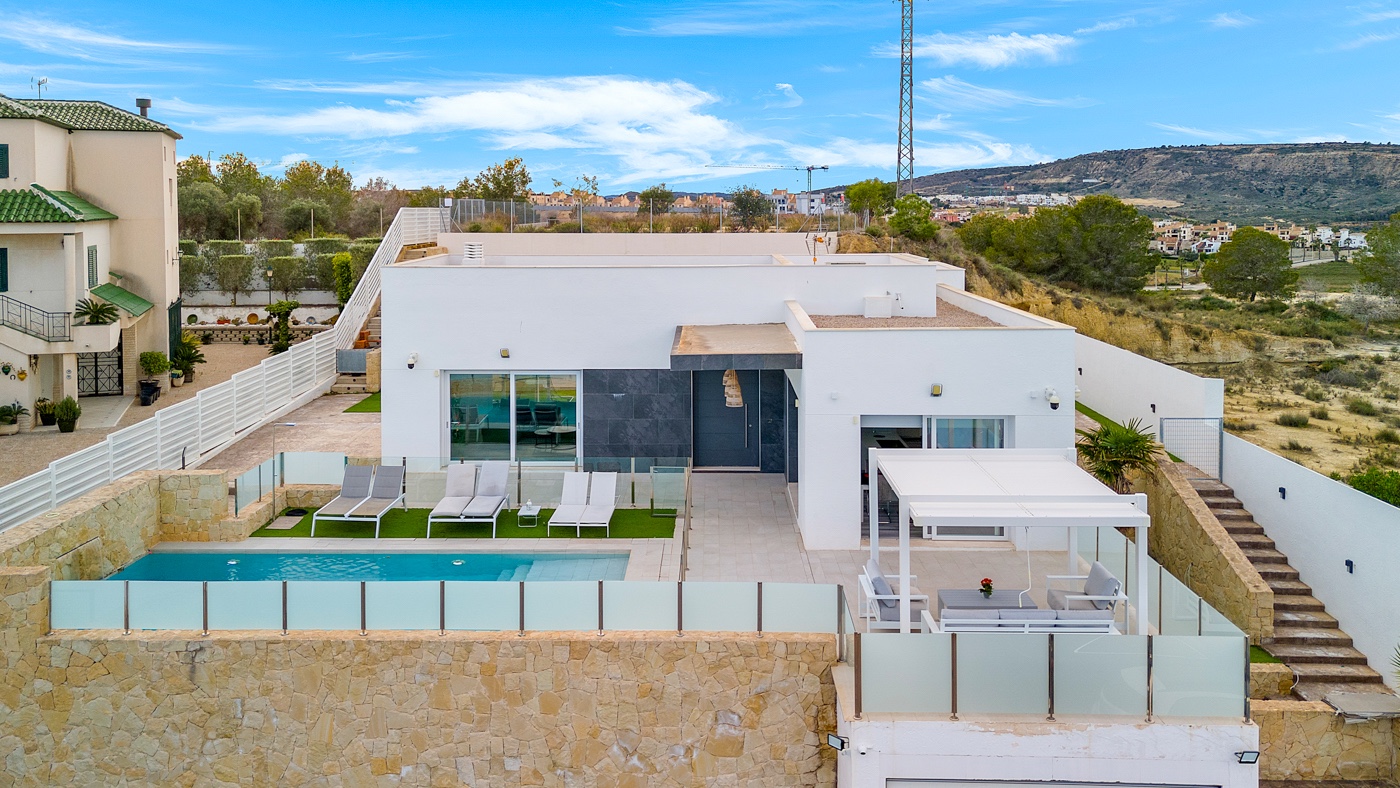 Detached Villa in Algorfa (Ref: DLF125)