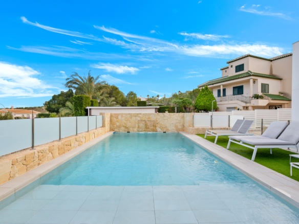 Detached Villa in Algorfa (Ref: DLF125)