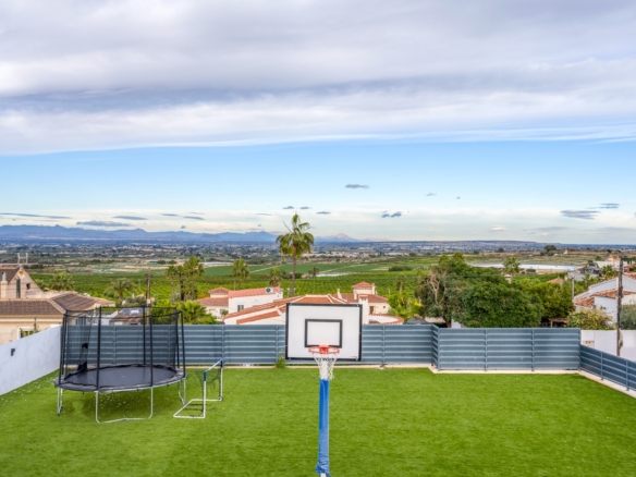 Detached Villa in Algorfa (Ref: DLF125)