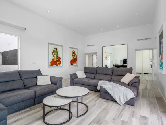 Detached Villa in Algorfa (Ref: DLF125)
