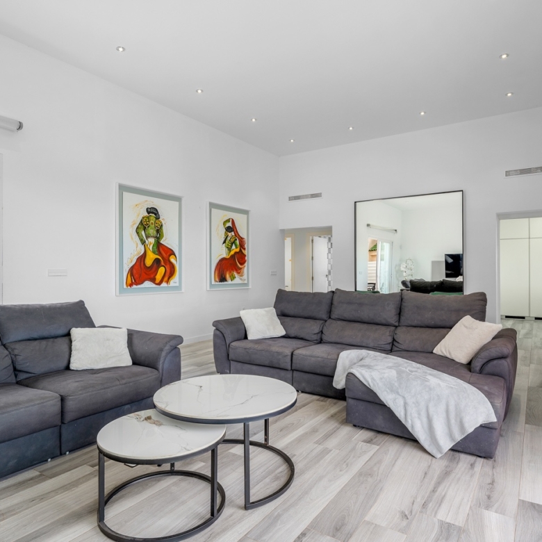 Detached Villa in Algorfa (Ref: DLF125)