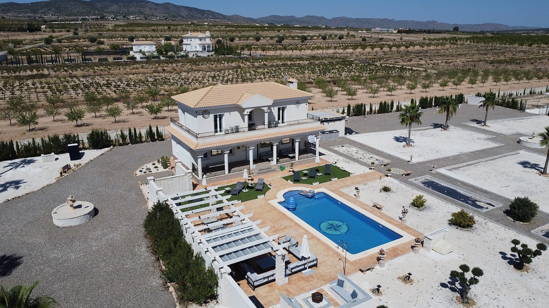 Villa in Pinoso (Ref: AM-PNLCY195)