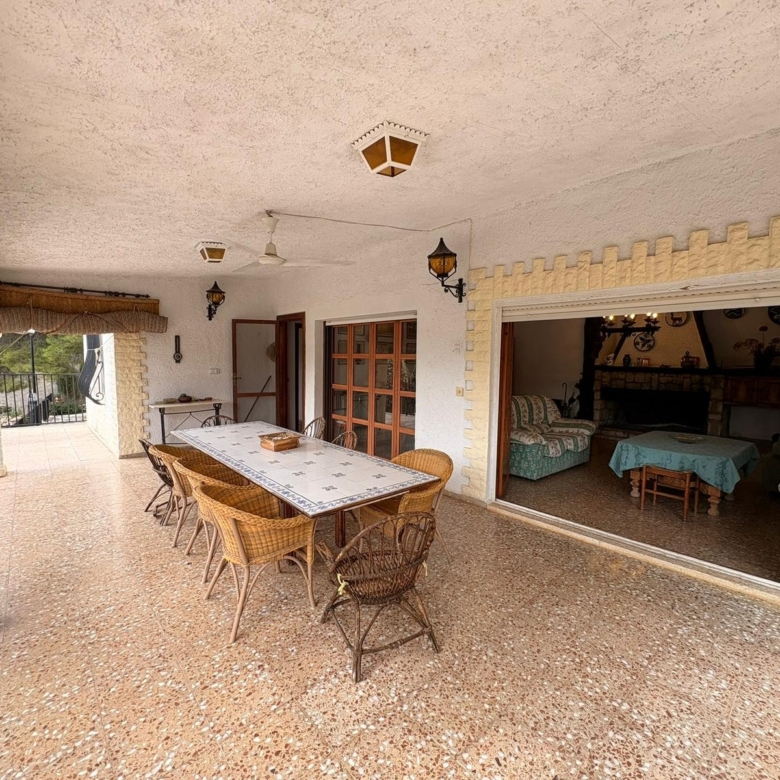 Villa in Sax (Ref: 9009 JJE7250)