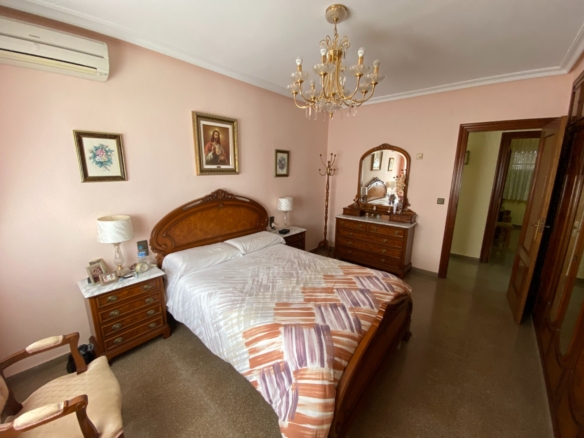 Townhouse in Sax (Ref: 23199)
