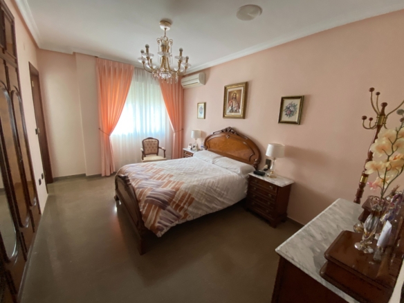 Townhouse in Sax (Ref: 23199)