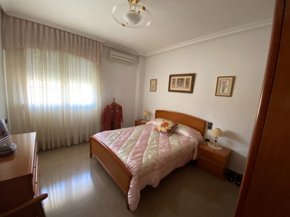 Townhouse in Sax (Ref: 23199)