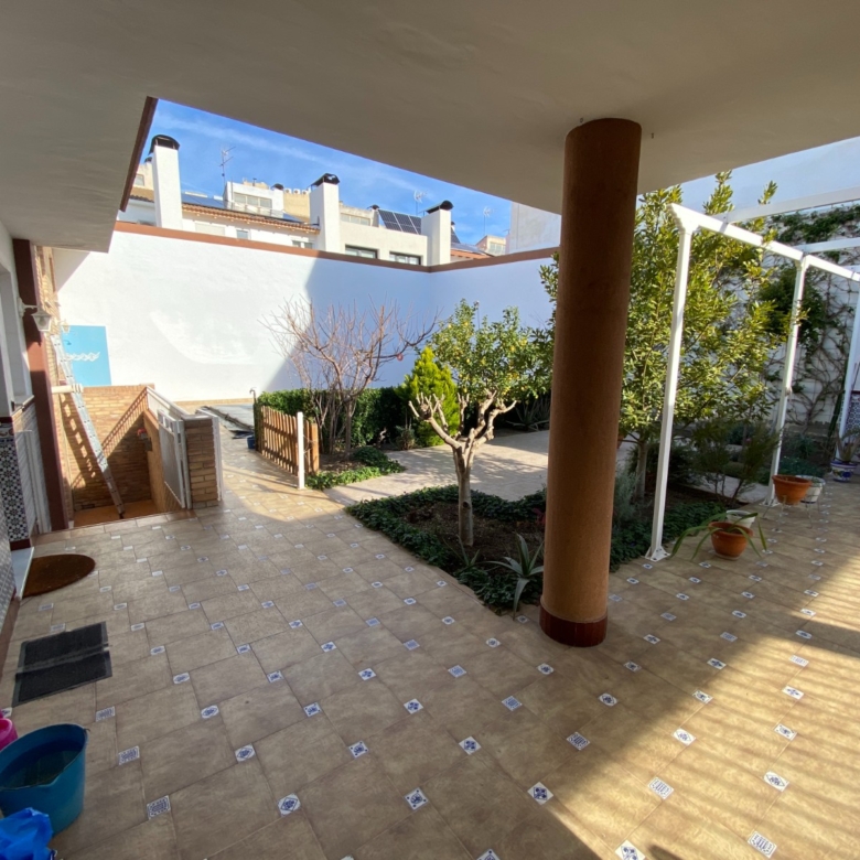 Townhouse in Sax (Ref: 23199)