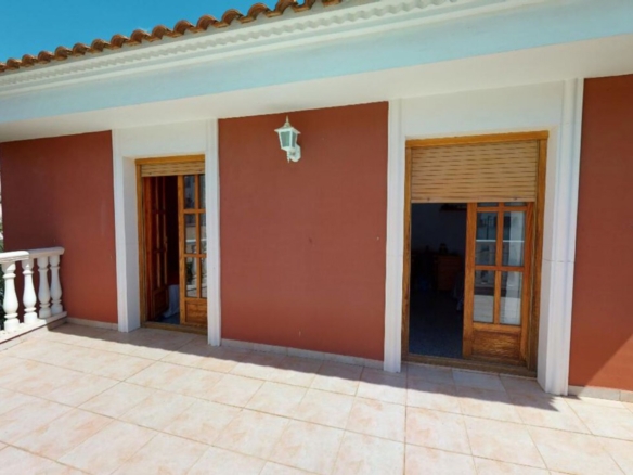 Townhouse in Sax (Ref: 3028 MTP3900)