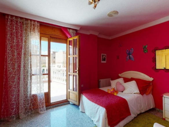 Townhouse in Sax (Ref: 3028 MTP3900)