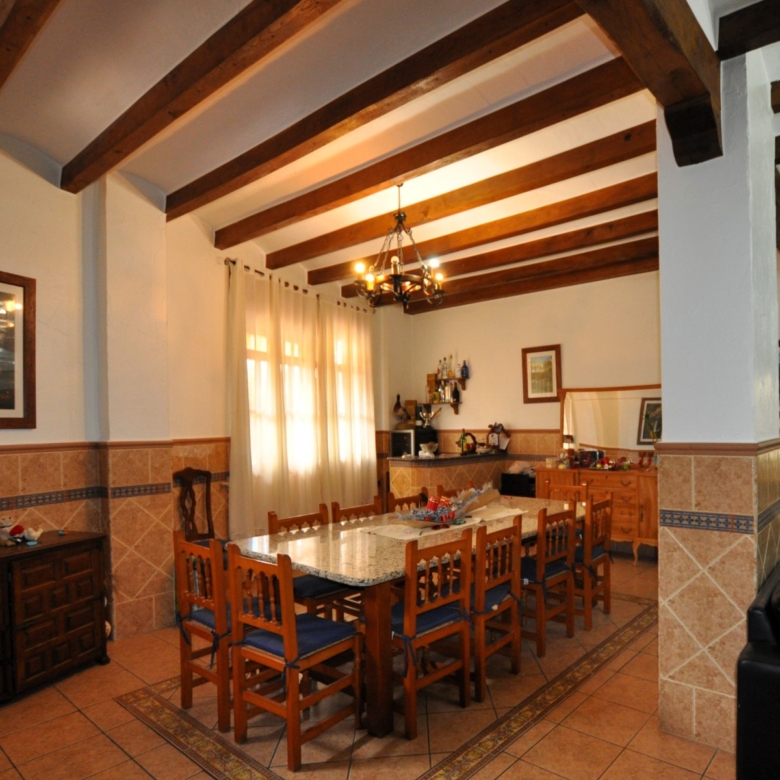 Townhouse in Sax (Ref: 3028 MTP3900)