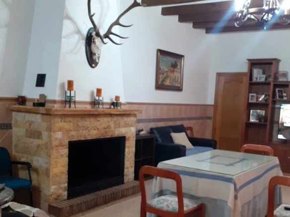 Townhouse in Sax (Ref: 3028 MTP3900)