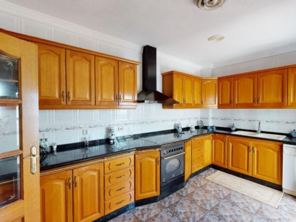 Townhouse in Sax (Ref: 3028 MTP3900)