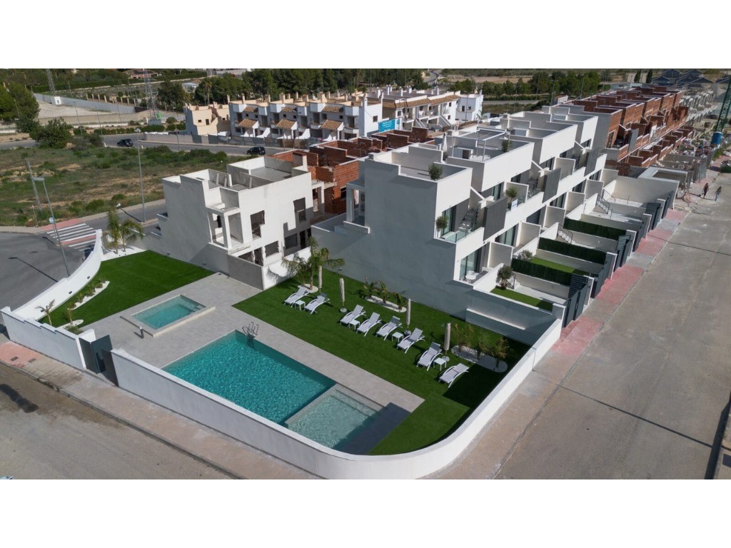 Townhouse in Cox (Ref: AM-VEGASOL)