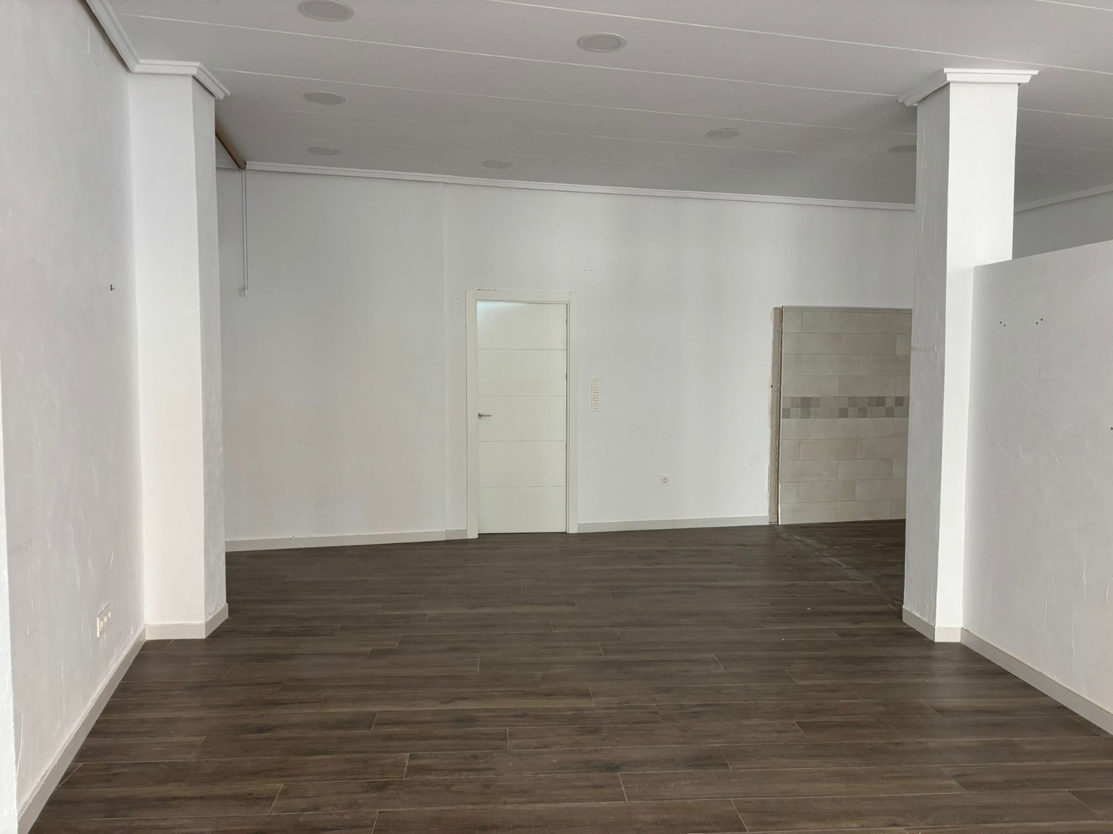Commercial Property in Sax (Ref: 23201)