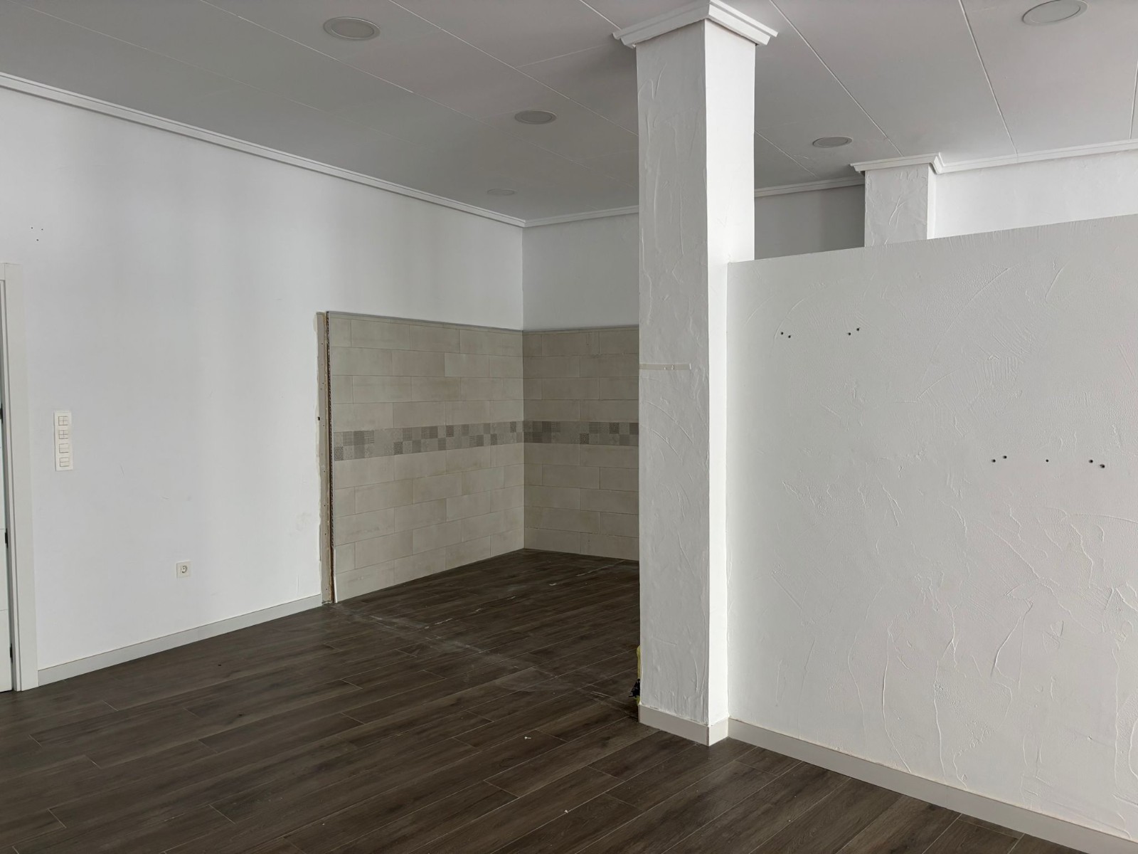 Commercial Property in Sax (Ref: 23201)