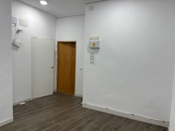 Commercial Property in Sax (Ref: 23201)