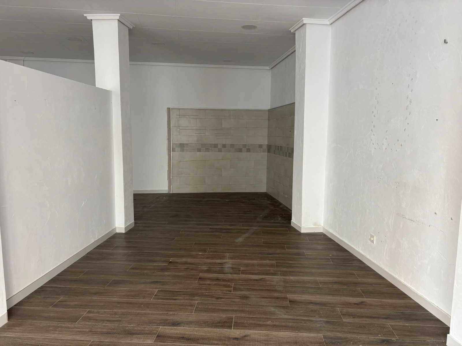 Commercial Property in Sax (Ref: 23201)