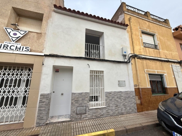 Townhouse in Pinoso (Ref: AM-PNRELOJ)