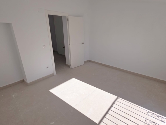 Townhouse in Pinoso (Ref: AM-PNRELOJ)