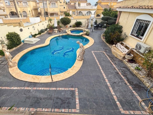 Villa in Monforte del Cid (Ref: 3016 2494)