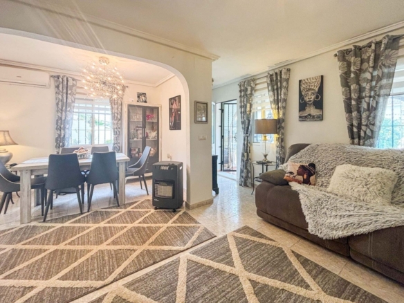 Villa in Monforte del Cid (Ref: 3016 2494)