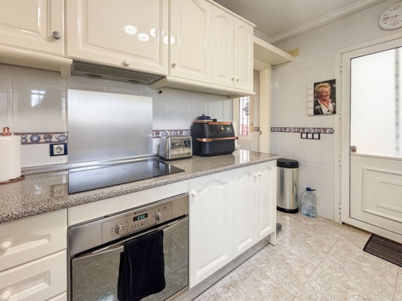 Villa in Monforte del Cid (Ref: 3016 2494)