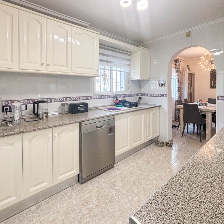 Villa in Monforte del Cid (Ref: 3016 2494)