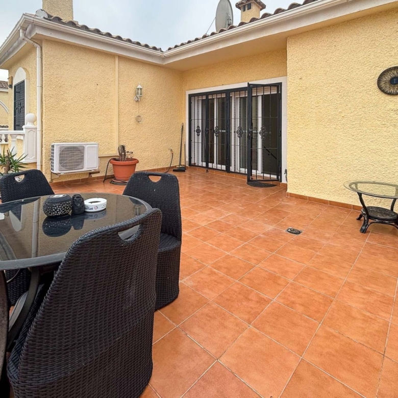 Villa in Monforte del Cid (Ref: 3016 2494)