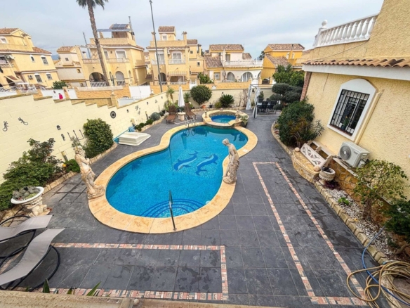 Villa in Monforte del Cid (Ref: 3016 2494)