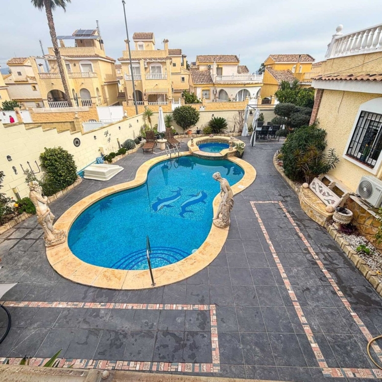 Villa in Monforte del Cid (Ref: 3016 2494)