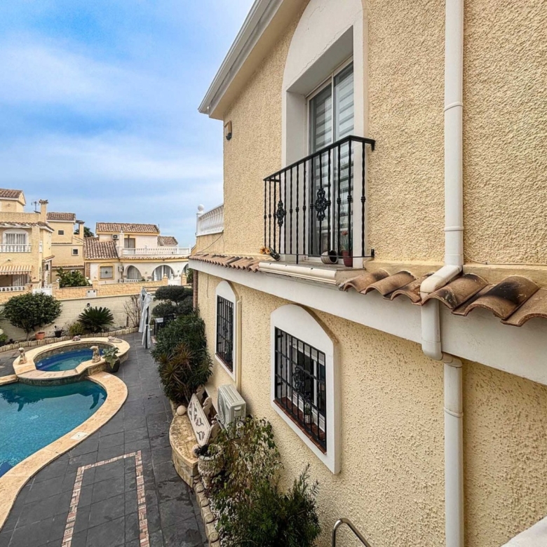 Villa in Monforte del Cid (Ref: 3016 2494)