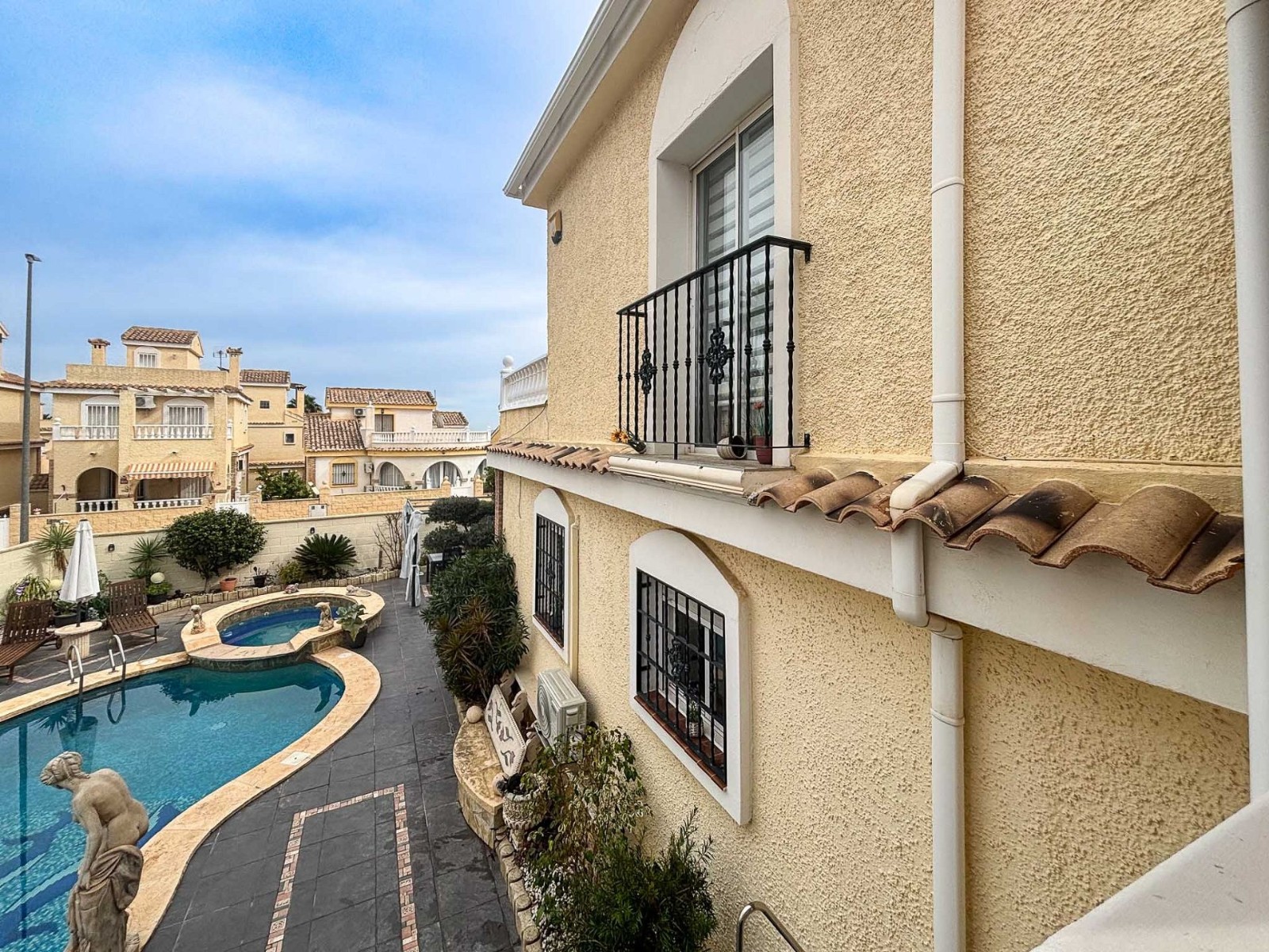 Villa in Monforte del Cid (Ref: 3016 2494)