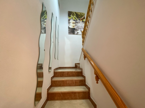 Townhouse in Sax (Ref: 23023)
