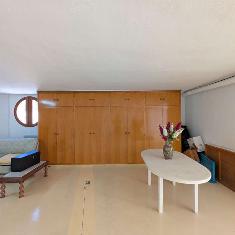Townhouse in Sax (Ref: 23203)