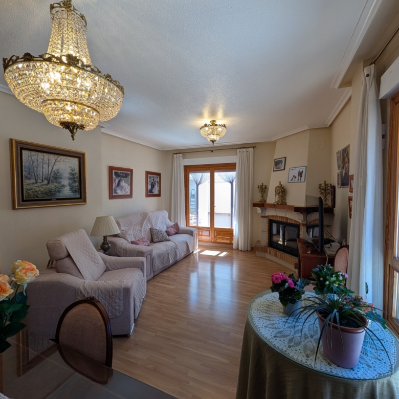 Townhouse in Sax (Ref: 23203)