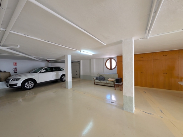 Townhouse in Sax (Ref: 23203)