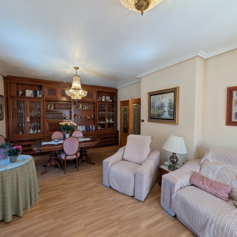Townhouse in Sax (Ref: 23203)