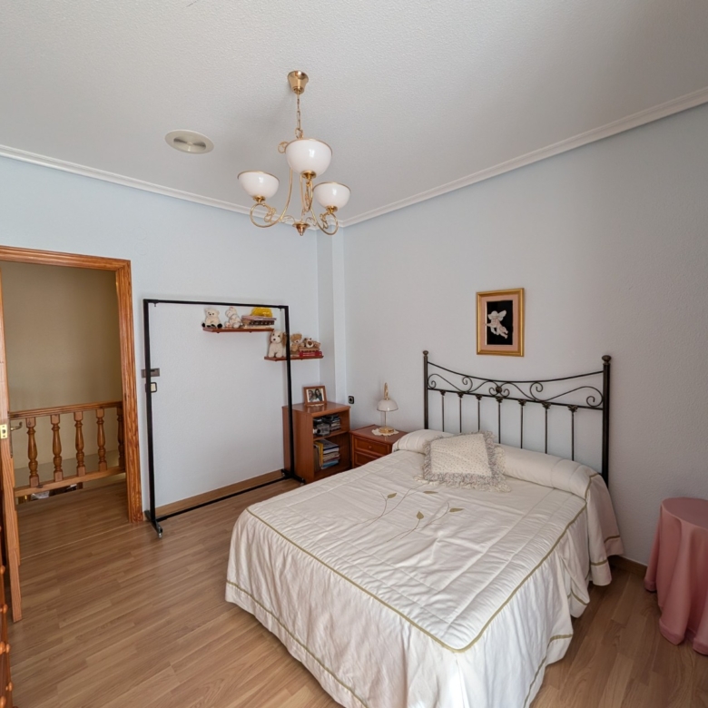 Townhouse in Sax (Ref: 23203)