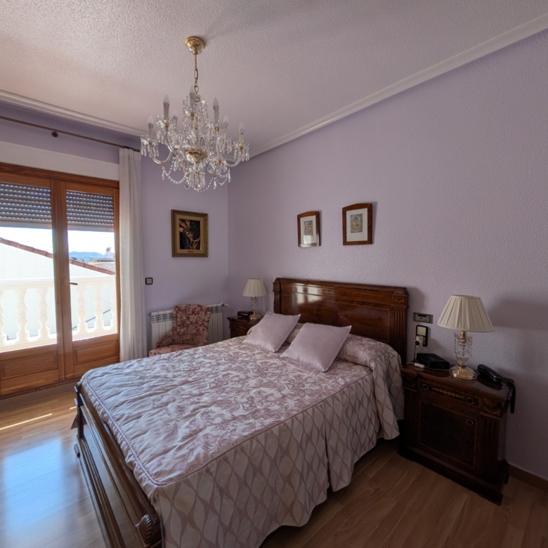 Townhouse in Sax (Ref: 23203)
