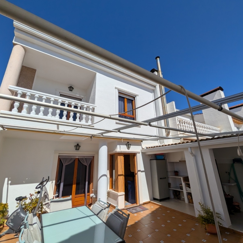 Townhouse in Sax (Ref: 23203)