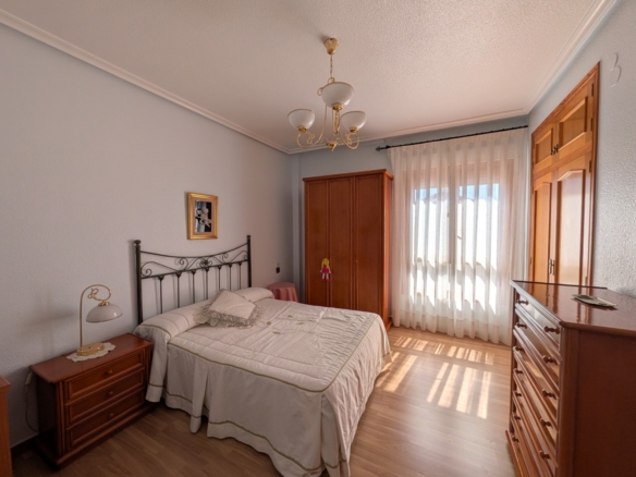 Townhouse in Sax (Ref: 23203)