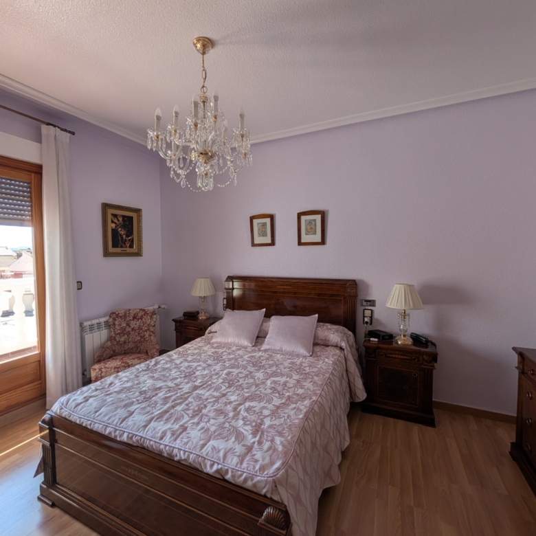 Townhouse in Sax (Ref: 23203)