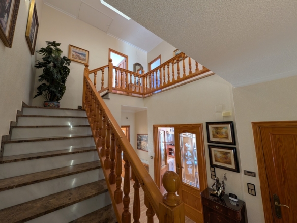 Townhouse in Sax (Ref: 23203)