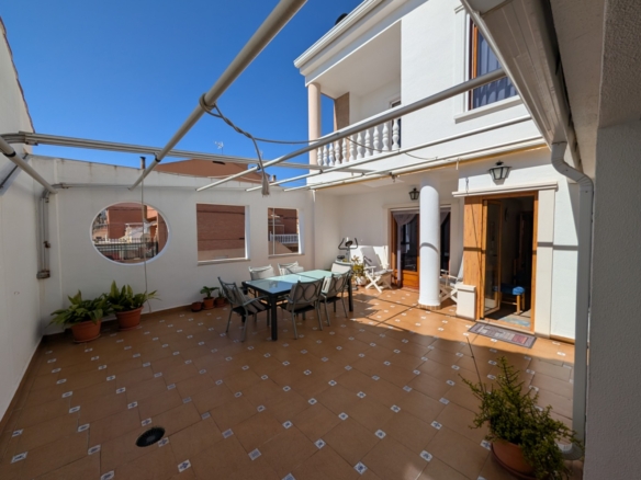 Townhouse in Sax (Ref: 23203)