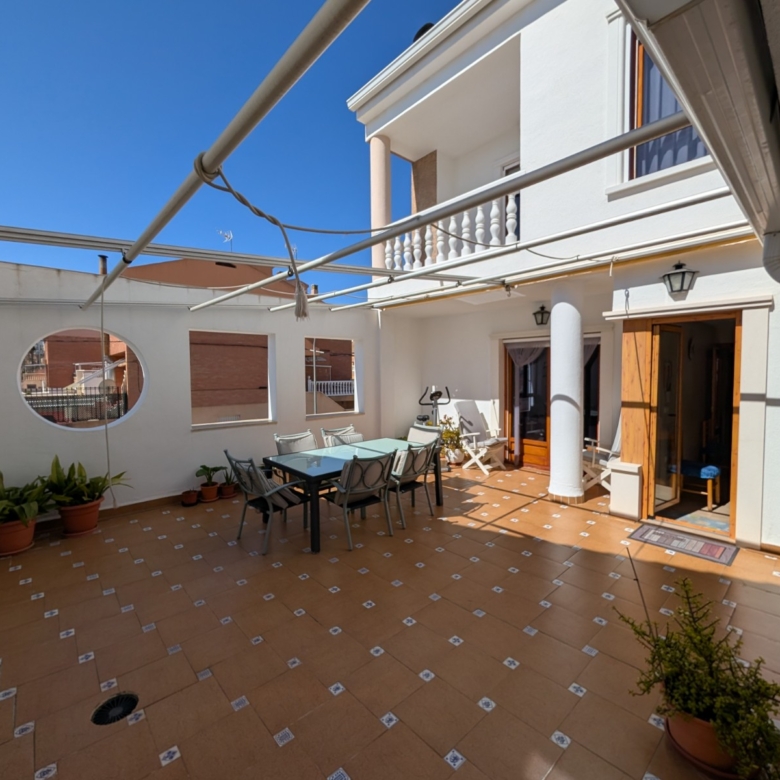 Townhouse in Sax (Ref: 23203)
